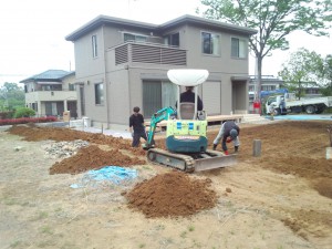 東松山市　境界ブロック工事　掘削状況1